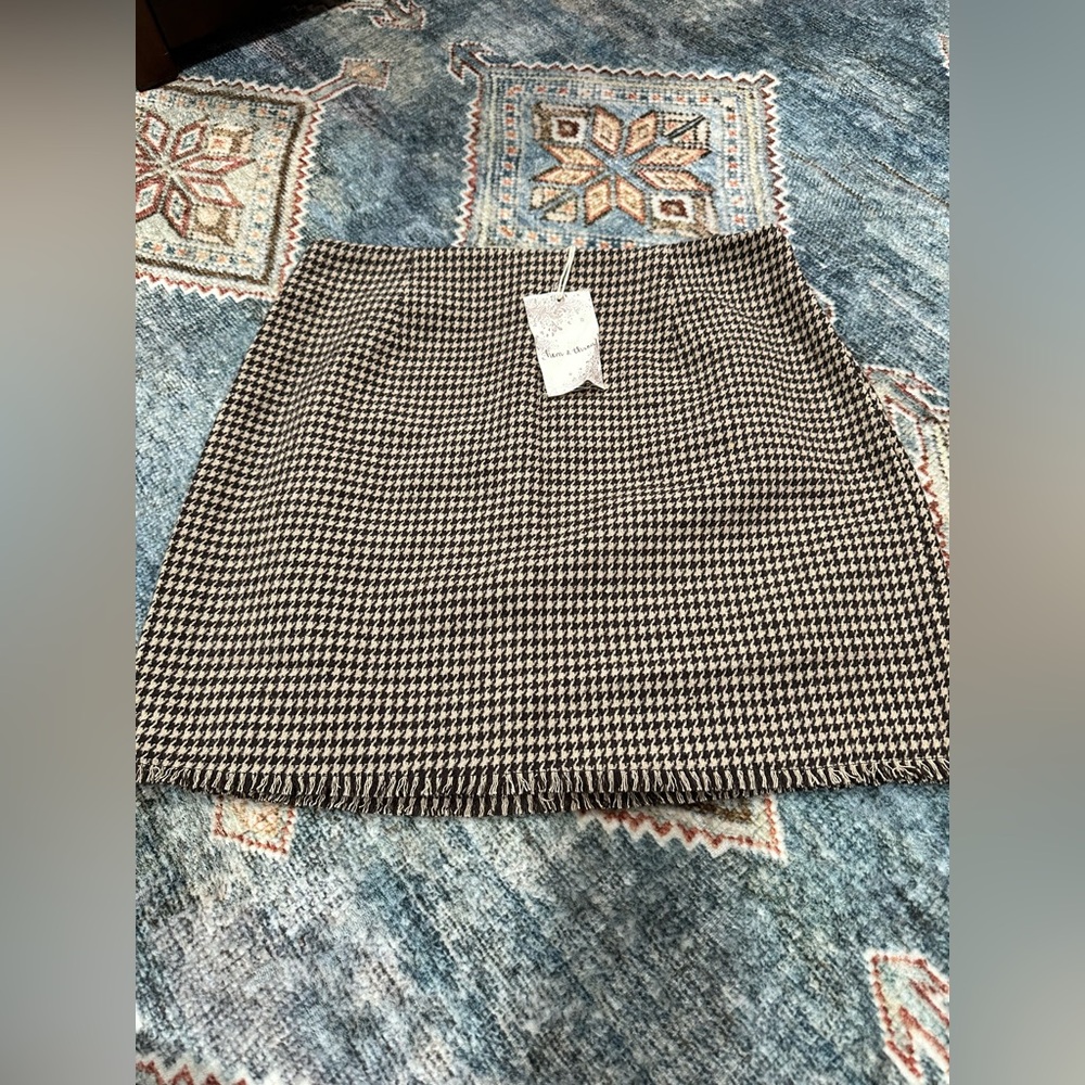 Hem & Thread Brown and Cream Houndstooth‎ Mini Skirt